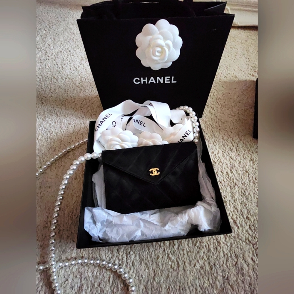 5️⃣0️⃣0️⃣ CHANEL Micro Purse/ Pearl Coin Purse - Picture 3 of 16